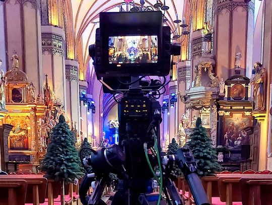 Kolędowanie na dużym ekranie z fromborskiej archikatedry