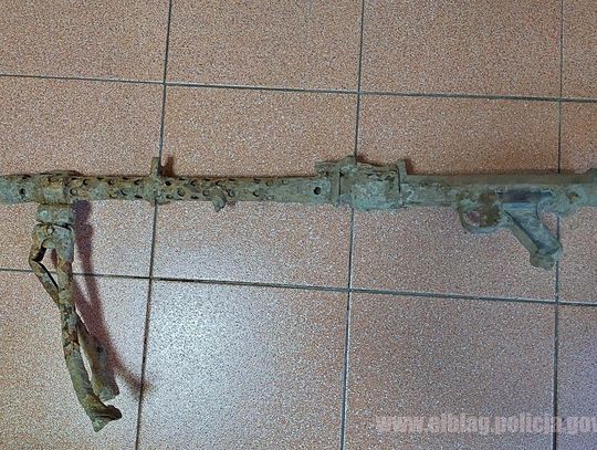 Kopali basen i znaleźli karabin maszynowy Kopali basen i znaleźli karabin maszynowy