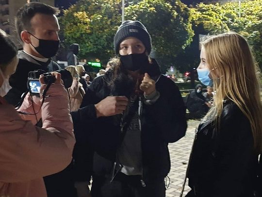 Ksiądz Elbląga był na protestach: "Spotkałem wielu wspaniałych młodych ludzi" [WIDEO]