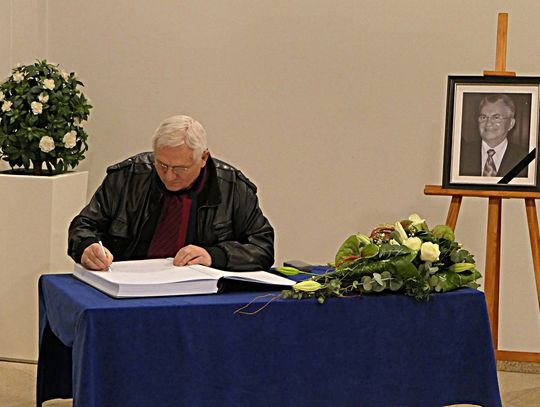 Księga kondolencyjna ku pamięci Prezydenta Elbląga