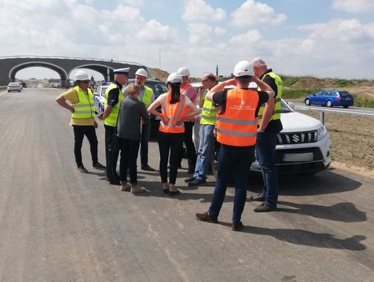 Lustracja drogi po wypadku, w którym zginęły 4 osoby Lustracja drogi po wypadku, w którym zginęły 4 osoby