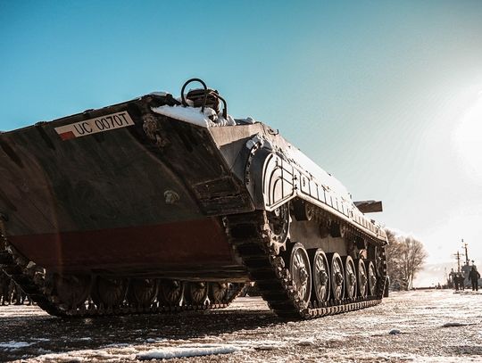 Manewry wojskowe na Zalewie Wiślanym [wideo]