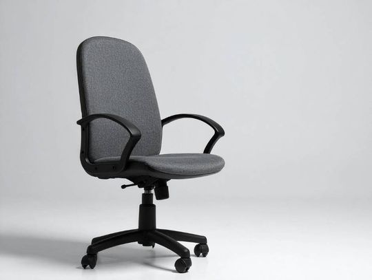 Materiałowe fotele biurowe – dlaczego warto? Komfort, ergonomia i nowoczesny styl w jednym