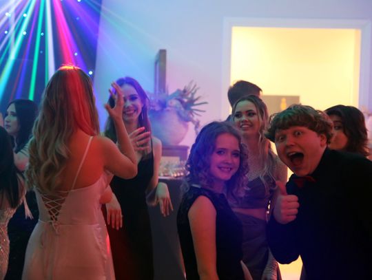 Maturzyści z I LO kończą studniówki w Elblągu [ZDJĘCIA]