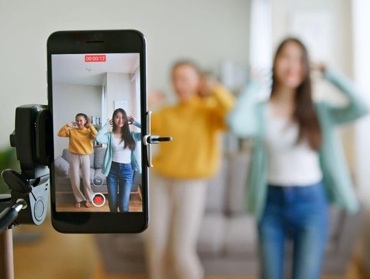 Media społecznościowe od 15 roku życia? Szykują się zmiany