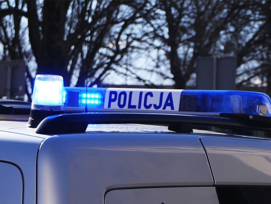 Mężczyzna przygnieciony przez mur