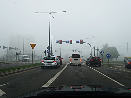 Mgliste poranki w Elblągu. Policja apeluje o ostrożność!