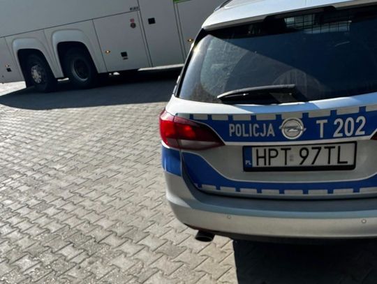 Miał zawieźć dzieci na wycieczkę do Gdańska. Policja zatrzymała go przed wyjazdem Miał zawieźć dzieci na wycieczkę do Gdańska. Policja zatrzymała go przed wyjazdem