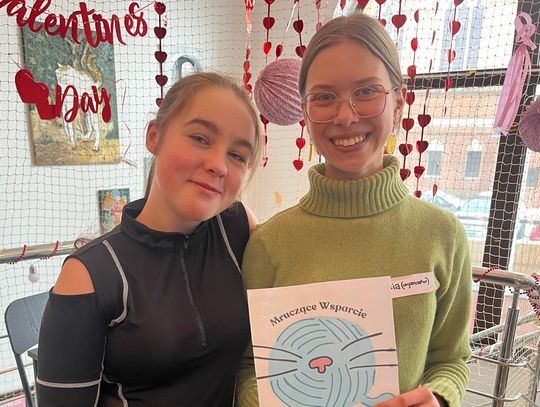 Mruczące wsparcie w Elblągu. Koty pomagają młodzieży mówić o emocjach Mruczące wsparcie w Elblągu. Koty pomagają młodzieży mówić o emocjach