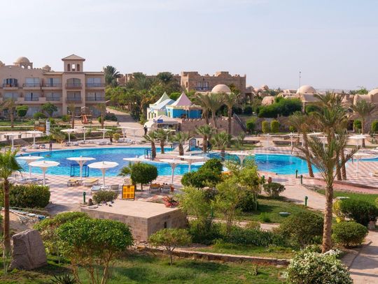 Na wakacje prosto z naszego lotniska! Zimą egipskie plaże w Marsa Alam, a latem 2026 powrócą słoneczne podróże do Turcji i Albanii. Czekają również Holandia i Niemcy.