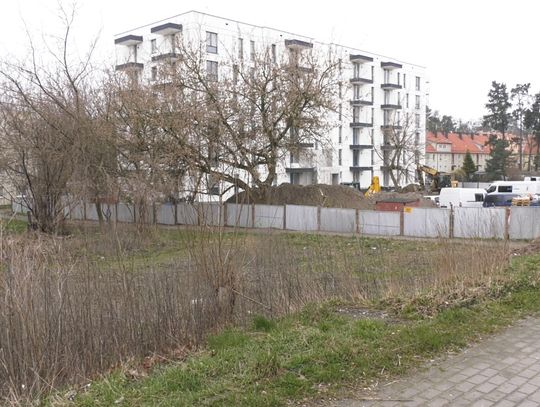 Na Wiejskiej powstają kolejne mieszkania [WIDEO]