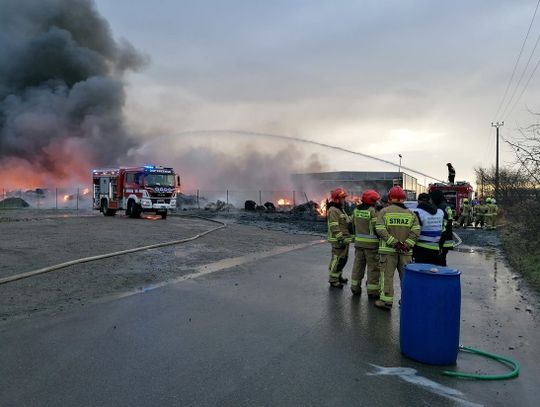 Naprawa torów po pożarze - służby techniczne pracowały całą noc