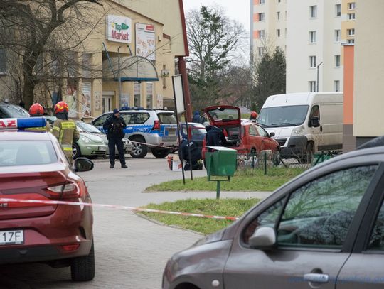 Niebezpieczne chemikalia w mieszkaniu na Okulickiego [ZDJĘCIA]