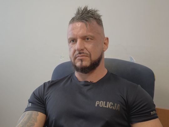 Niektórych spraw nie da się załatwić zza biurka. Od tego jest elbląski streetworker