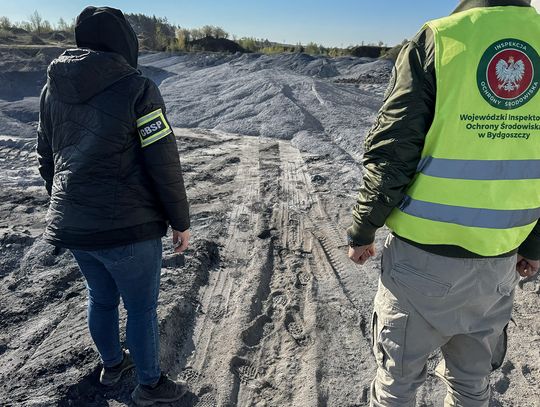 Nocne konwoje śmieci i milionowe straty. CBŚP rozbija „mafię odpadową”