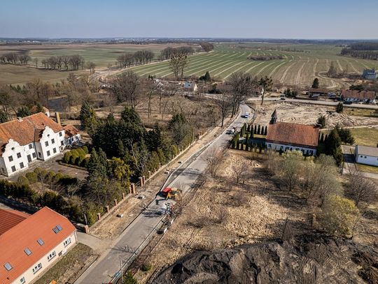 Nowa droga z Pieniężna do Bartoszyc na ostatniej prostej [ZDJĘCIA Z LOTU PTAKA]