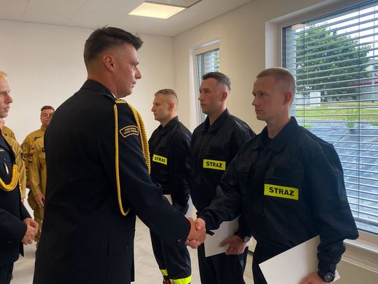 Nowi strażacy w Elblągu. Dziś złożyli ślubowanie