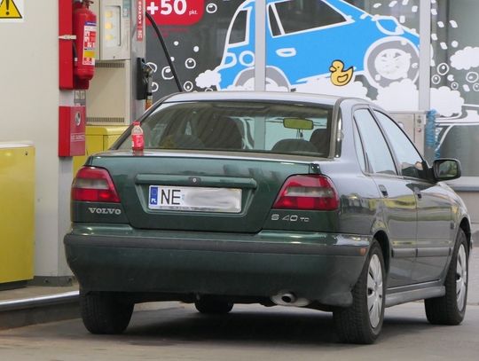 Obywatelskie zatrzymanie na Lotosie. Pijany przyjechał na stację zatankować