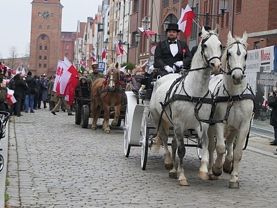 Odsłonięcie pomnika, koncert i festyn dla mieszkańców. Święto Niepodległości w Elblągu