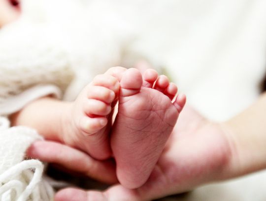 Ojciec z przedłużonym aresztem. Śledztwo w sprawie skatowania chłopca trwa