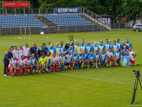 Oldboje Olimpii zagrali z gwiazdami (galeria)