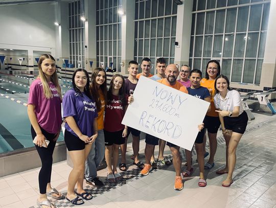 Ostatni dzwonek! Wystartuj w VII Pływackiej Sztafecie Niepodległości Ostatni dzwonek! Wystartuj w VII Pływackiej Sztafecie Niepodległości