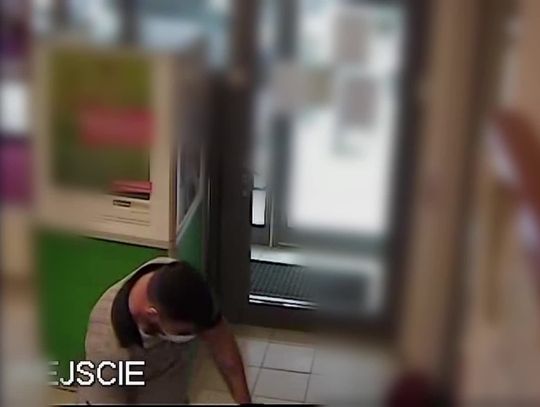  Oszukał 84-latka. Zabrał pieniądze i odjechał mercedesem. Poznajesz go? [MONITORING FILM]
