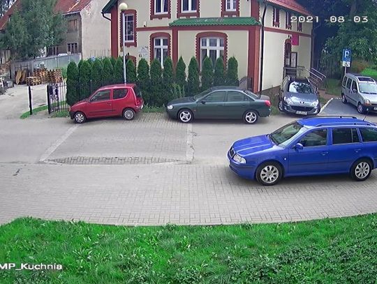 Oszukali kobietę na ulicy Kasprzaka [WIDEO]