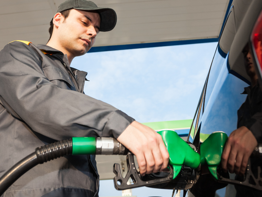 Paliwa pod lupą kontrolerów UOKiK-u. Są już wyniki badania