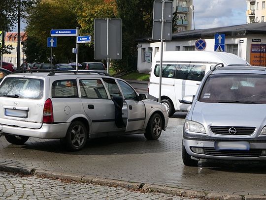 Pijany obcokrajowiec spowodował kolizję na Robotniczej. "Nie chce współpracować"