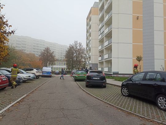 PILNE! Robotnicza - mężczyzna grozi, że wysadzi budynek