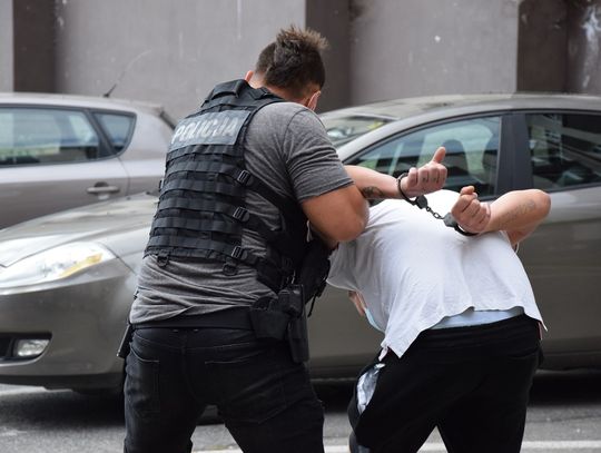 Pobił go i zabrał kilka butelek po piwie Pobił go i zabrał kilka butelek po piwie