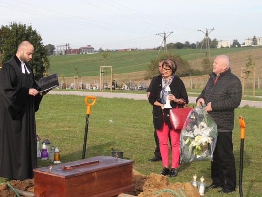 Pochówek szczątków ludzkich znalezionych podczas prac ziemnych w Pasłęku