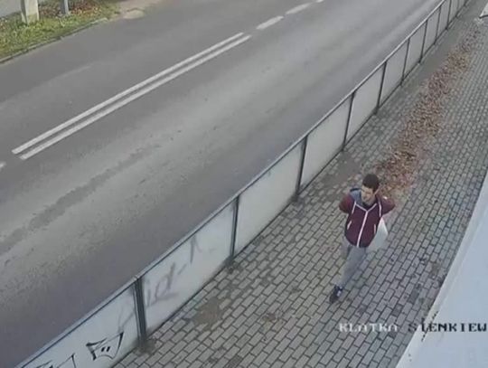 Policja w Elblągu: pomóż ustalić mężczyznę z monitoringu [WIDEO]