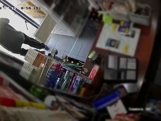 Policja w Elblągu poszukuje mężczyzny z nagrania sklepowego [WIDEO]