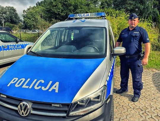 Policjanci eskortowali 14-latkę do szpitala