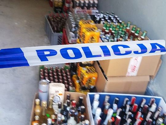 Policjanci weszli do sklepu. Zabezpieczyli alkohol