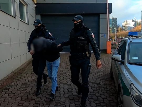 Połknął 88 kapsułek kokainy. Szokujące zatrzymanie na lotnisku w Gdańsku