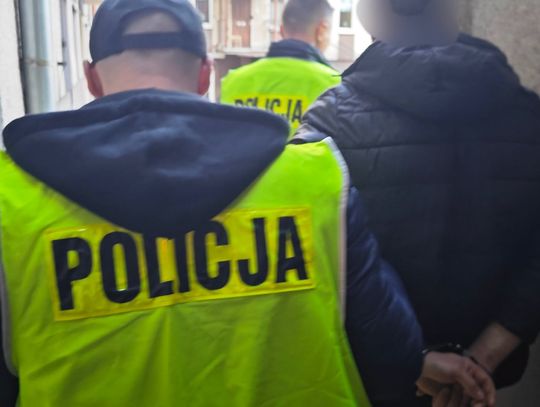 Poszukiwany od 2016 roku wrócił z zagranicy. Kryminalni czekali na niego w Elblągu