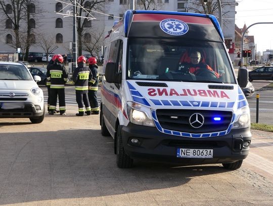 Potrącenie kobiety na przejściu dla pieszych