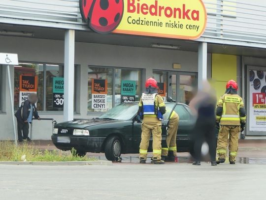 Pożar samochodu pod Biedronką