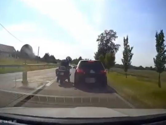 Próbował uciec policji, teraz może grozić mu nawet 5 lat pozbawienia wolności [ZOBACZ NAGRANIE]