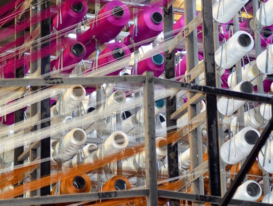 Producent włóknin: Najwyższa jakość i innowacyjne technologie produkcji włókniny