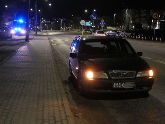 Przepuścił go na przejściu, więc uszkodził mu auto