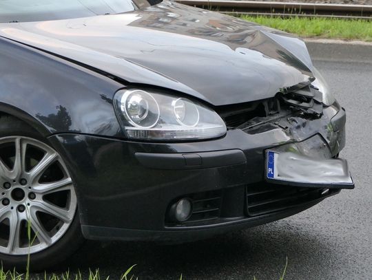 Przyjechała pomoc drogowa na Płk. Dąbka i... doszło do zderzenia pojazdów