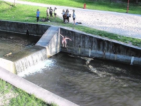 Przyłapani w parku Dolinka. Straż Miejska apeluje