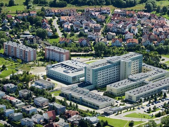 "Przyszłam z bólem brzucha, a lekarza nie było"