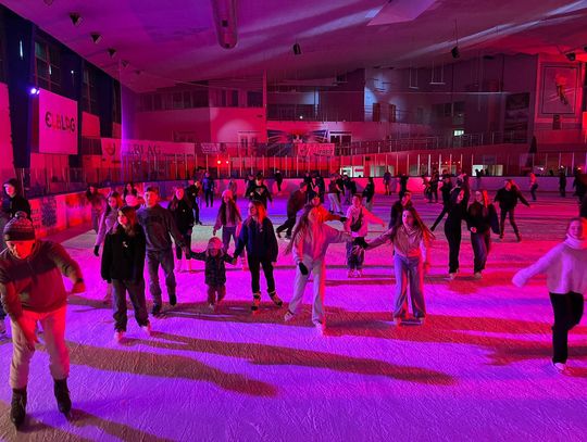 Randka i zabawa na łyżwach