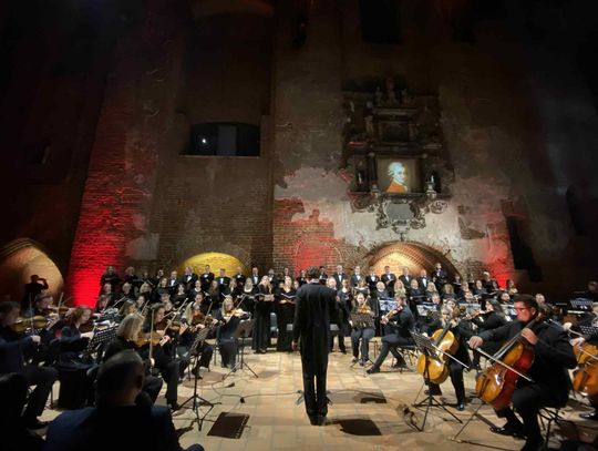 Requiem Mozarta zatrzymało czas w Galerii EL. Publiczność wypełniła salę po brzegi [GALERIA ZDJĘĆ]