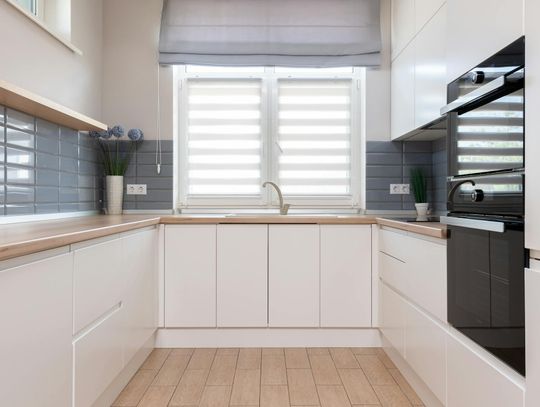 Rolety screen – skuteczna ochrona przeciwsłoneczna i nowoczesny wygląd elewacji